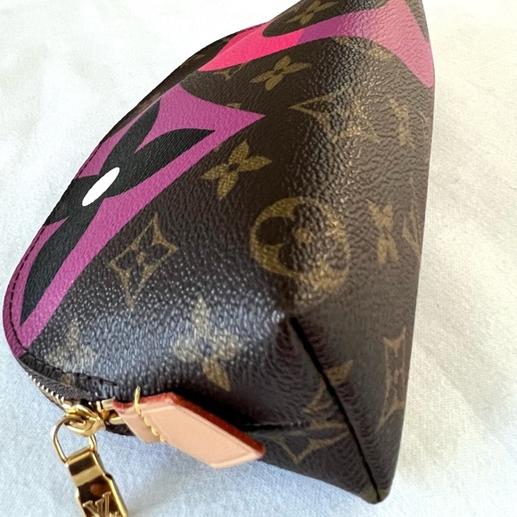 Louis Vuitton Game On Cosmetic Pouch - Picture 6 of 13